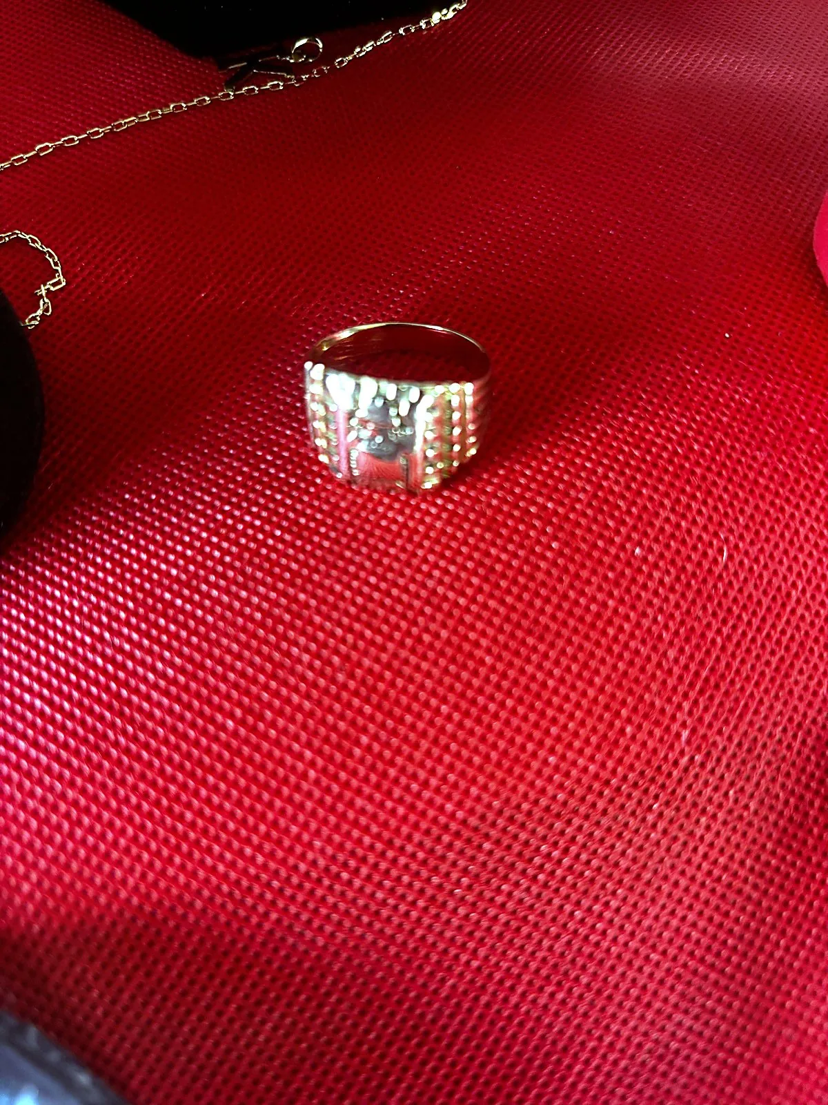 Anillo sello de oro 18k con grabado inca — foto 2