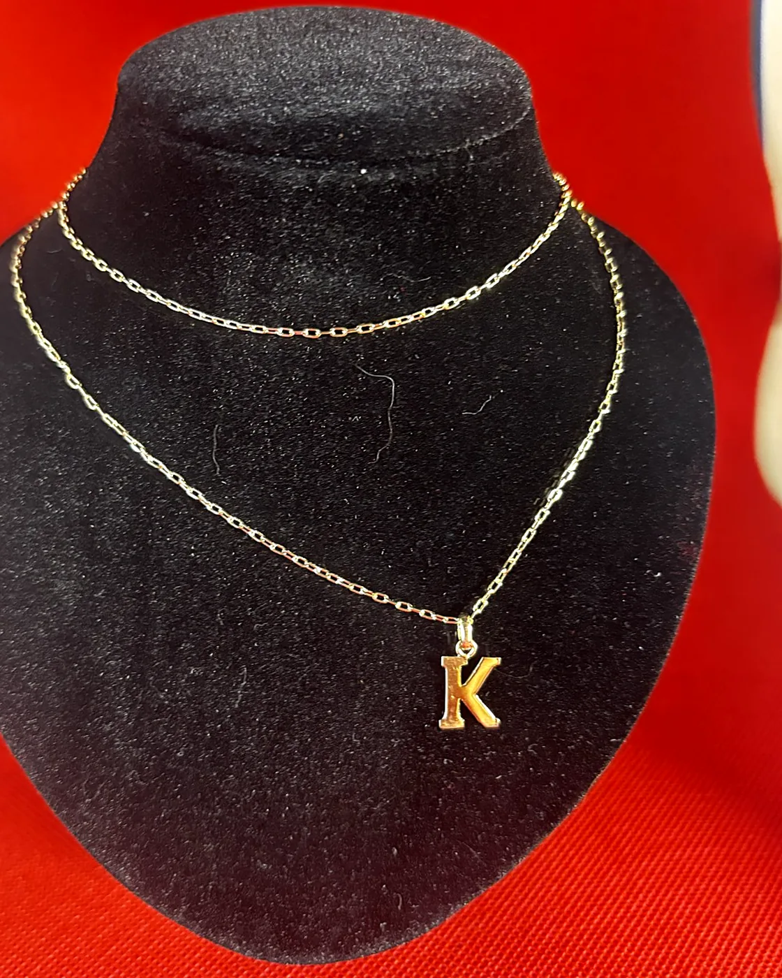 Cadena de oro 18k con dije inicial “K” — foto 2